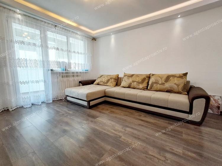 Apartament cu 2 camere decomandat în Micro 20