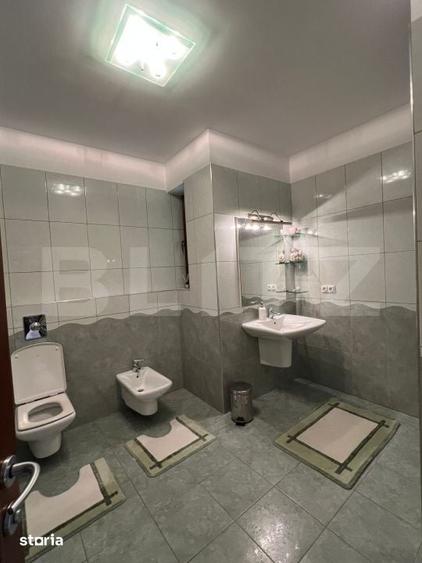 Casă cu 6 camere cu Teren 330 Mp în Soarelui