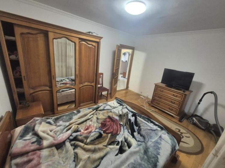 Apartament cu 3 camere în 13 Septembrie