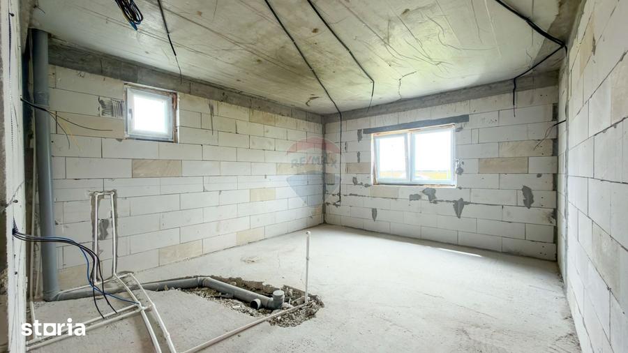 Casă cu 4 camere cu Teren 1007 Mp în Alexandru I. Cuza