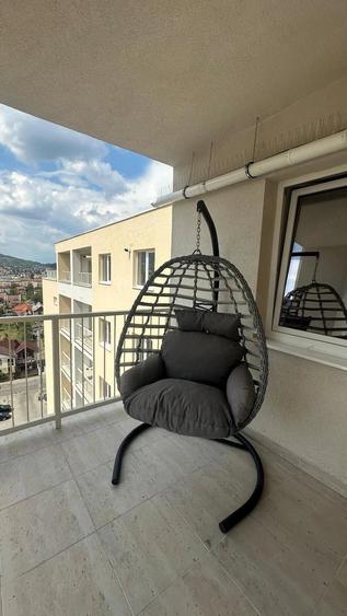 Apartament cu 2 camere decomandat în Pietroasa