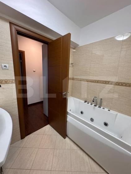 Apartament cu 3 camere decomandat, mobilat în Bună Ziua