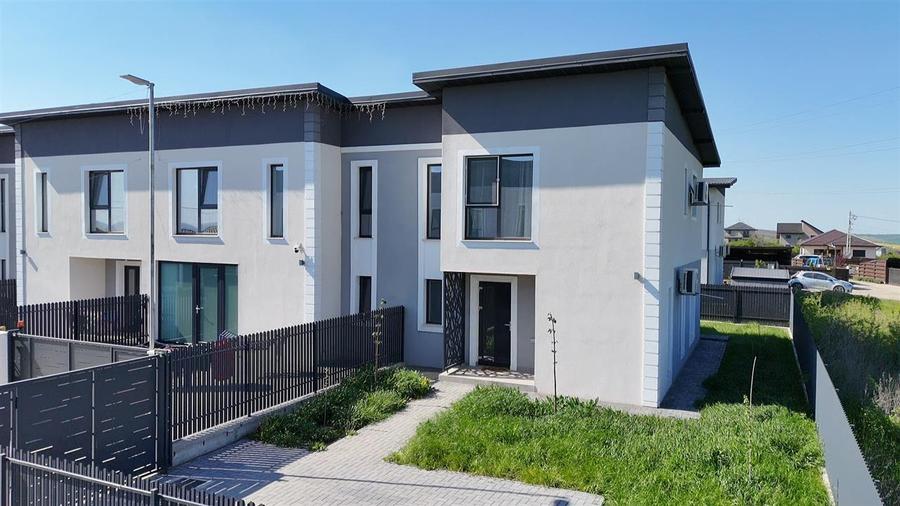 Duplex cu 4 camere cu Canalizare în Valea Lupului