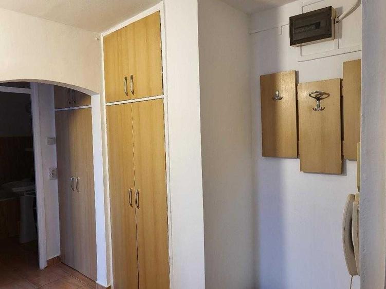 Apartament cu 2 camere decomandat în Republicii