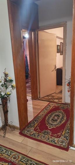 Apartament cu 3 camere decomandat în Energiei
