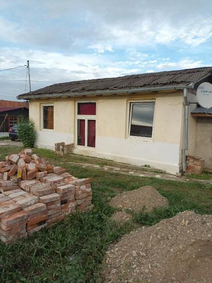 Casă cu Teren 1705 Mp în Zam