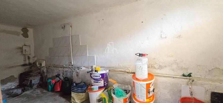 Casă individuală cu 4 camere cu Canalizare în Est