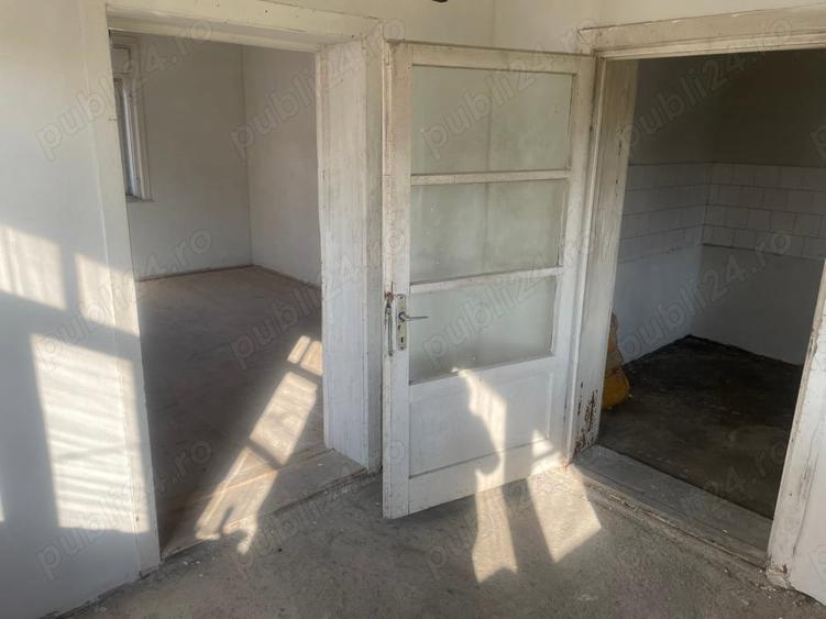 Casă cu Teren 2100 Mp în Hotar