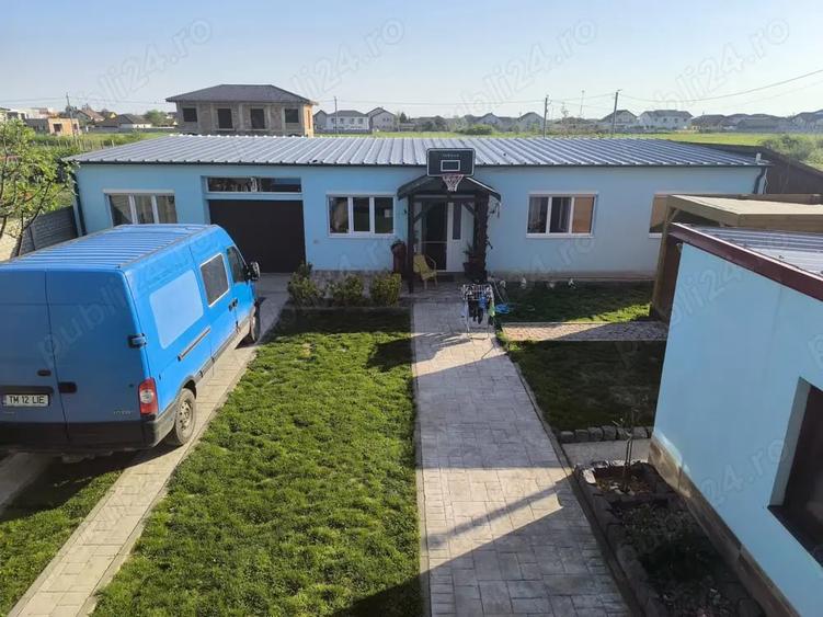 Spațiu comercial, de 210 mp, în Moșnița Nouă