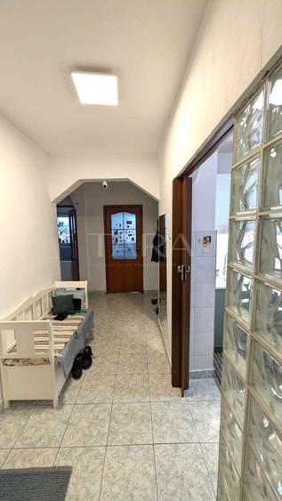 Apartament cu 4 camere decomandat, mobilat în Mărăști