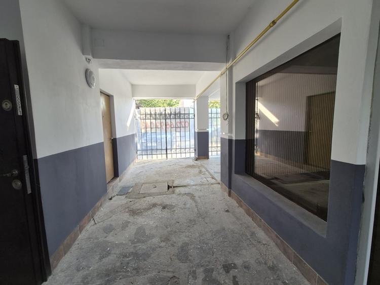 Casă individuală cu 7 camere cu Canalizare în Libertății