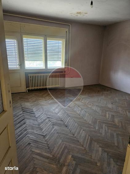 Casă cu 6 camere cu Teren 631 Mp în Ultracentral