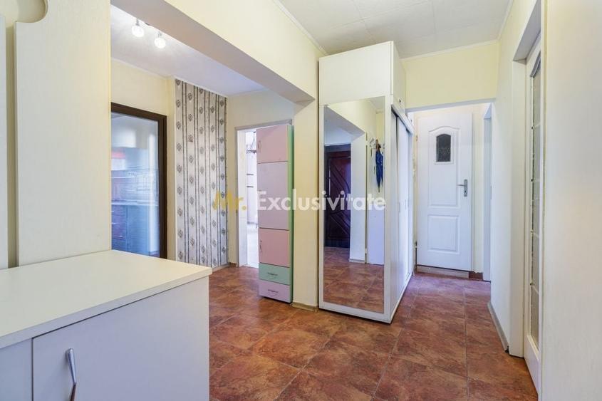 Apartament cu 3 camere decomandat în Sebastian