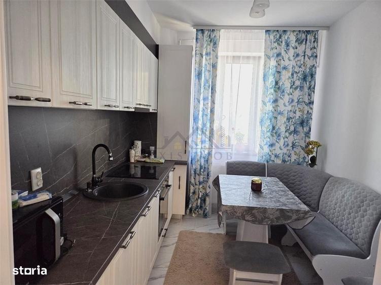 Apartament cu 3 camere decomandat în Mărăcineni