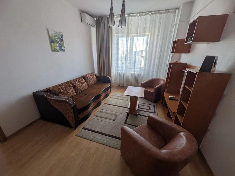 Apartament cu 2 camere semidecomandat, mobilat în Romană