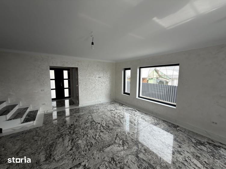 Casă cu 4 camere cu Teren 600 Mp în Central