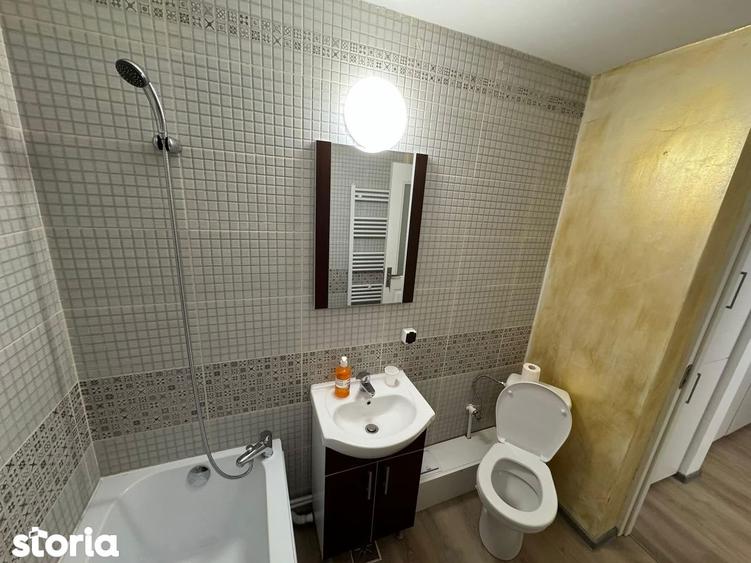 Apartament cu 3 camere decomandat, mobilat în Nicolina