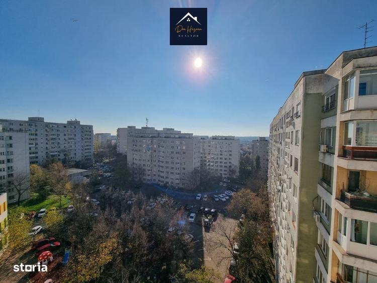 Apartament cu 3 camere decomandat în Sud
