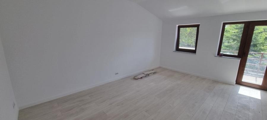 Casă individuală cu 3 camere cu Teren 50 Mp în Central