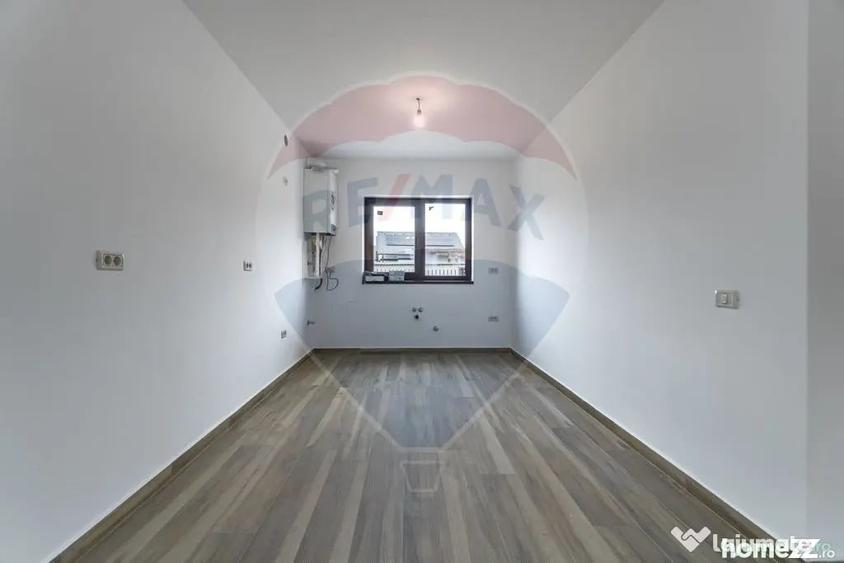 Casă cu 8 camere cu Teren 500 Mp în Tărlungeni