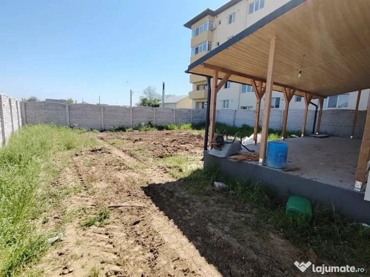 Casă cu 5 camere cu Teren 500 Mp în Central