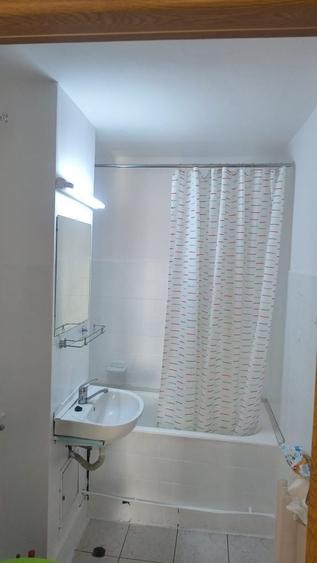 Apartament cu 3 camere semidecomandat în Dosu Bricii