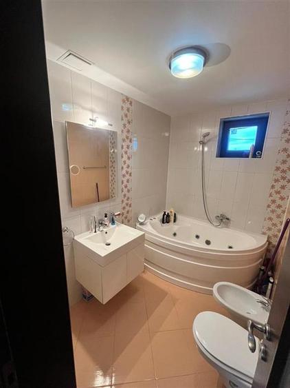 Casă individuală cu 5 camere cu Teren 405 Mp în Hărman