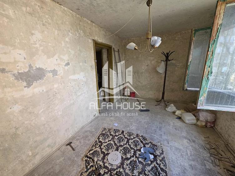Apartament cu 2 camere semidecomandat în Govândari