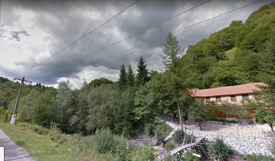Teren de 7100 mp, în Rusca