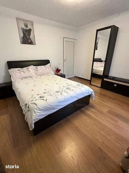 Casă cu 7 camere cu Teren 400 Mp în Zamora