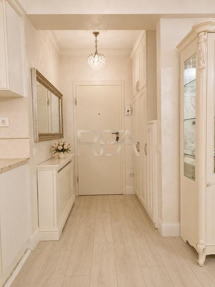 Apartament cu 3 camere decomandat, mobilat în Nerva Traian
