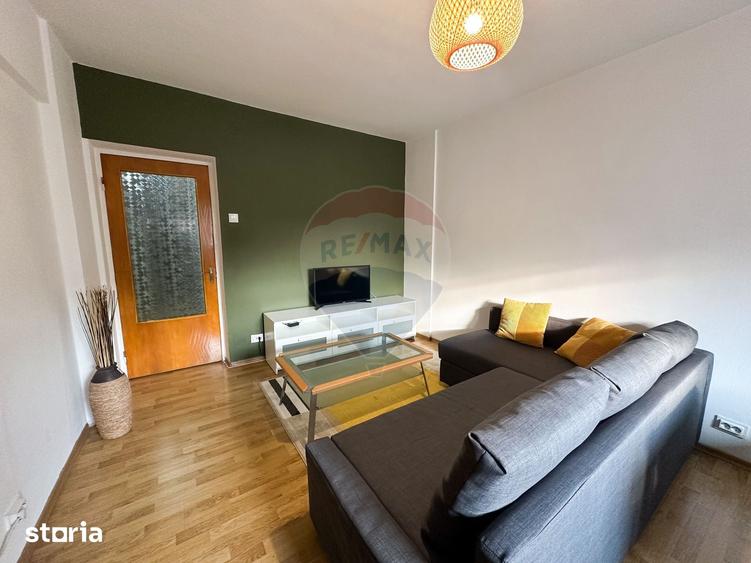 Apartament cu 3 camere semidecomandat în Eminescu
