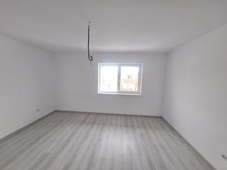 Apartament cu 2 camere decomandat în Sânpetru