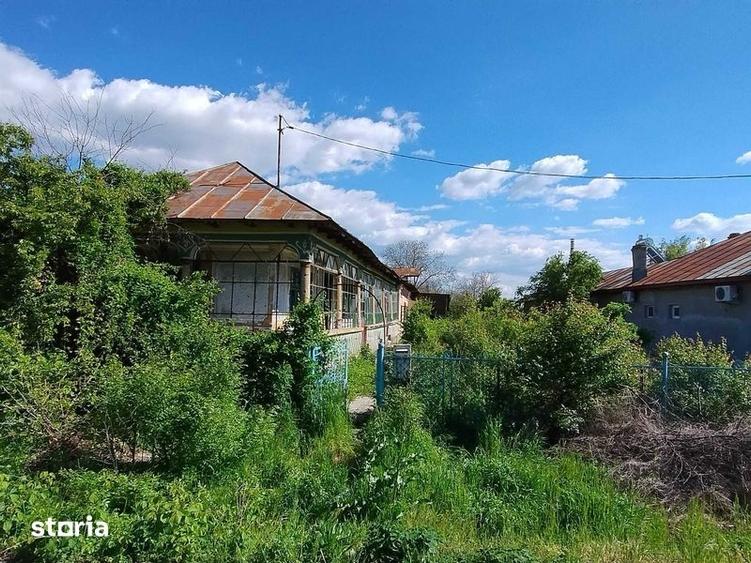 Casă cu 4 camere cu Teren 2300 Mp în Grădinari