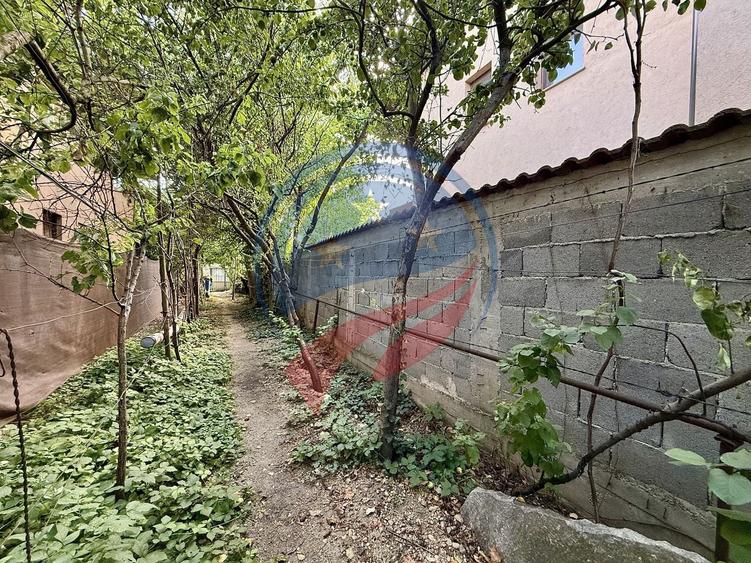 Casă individuală cu 4 camere cu Canalizare în Central