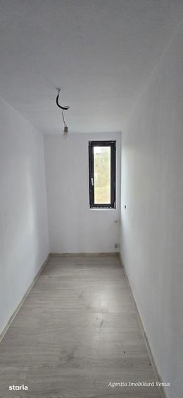 Casă cu 5 camere cu Teren 1000 Mp în Mihai Eminescu