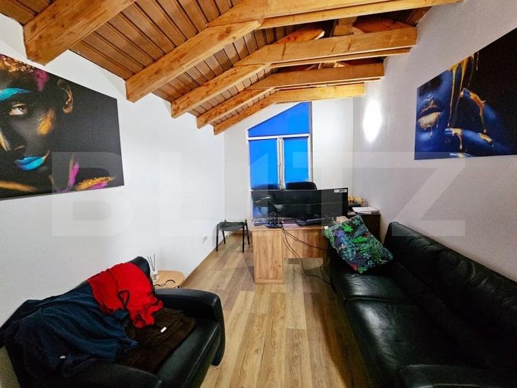 Apartament cu 4 camere decomandat în Cetate