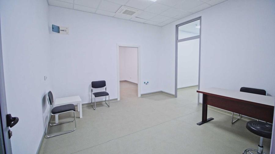 Spațiu comercial, de 800 mp, în Central