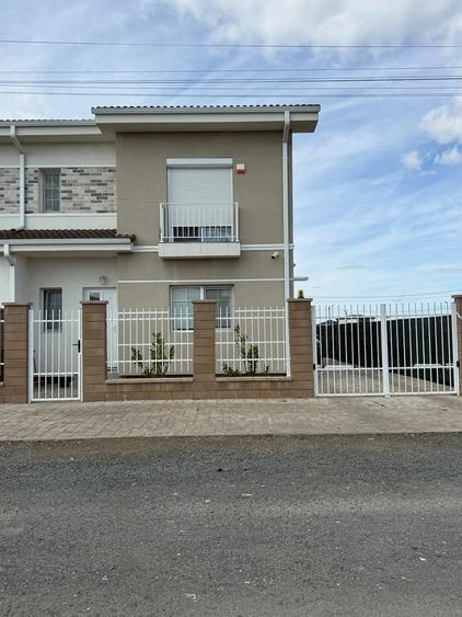Casă cu 2 camere cu Teren 291 Mp în Central