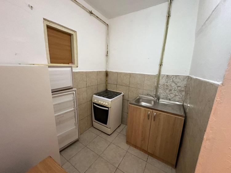Garsonieră în Titan