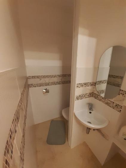 Apartament cu 4 camere decomandat în Tei