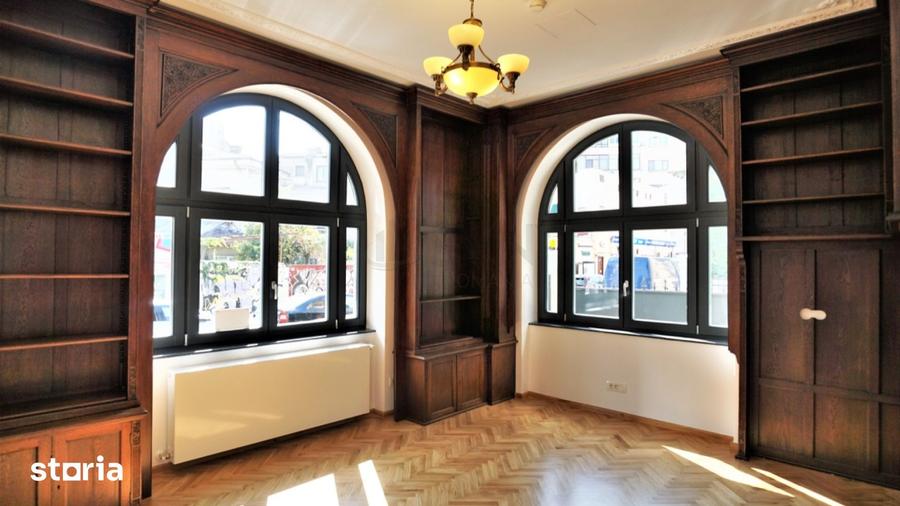 Casă cu 6 camere cu Teren 474 Mp în Romană