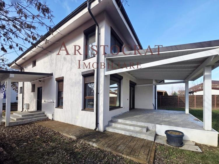 Casă cu 5 camere cu Canalizare în Corbeanca