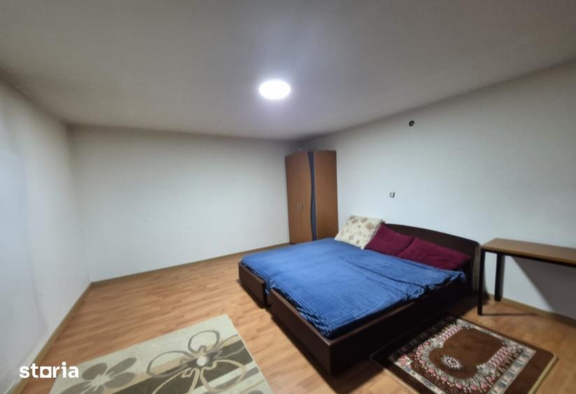 Casă cu 4 camere cu Teren 1933 Mp în Central