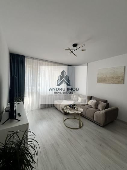 Apartament cu 2 camere decomandat, mobilat în Central