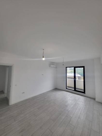 Garsonieră decomandată în Vișani