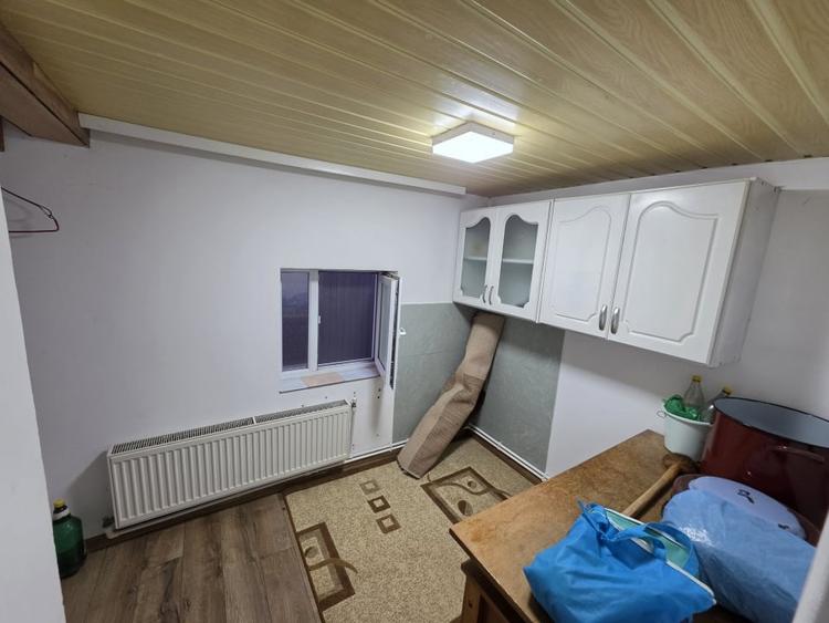 Casă individuală cu 5 camere cu Garaj în Valu lui Traian