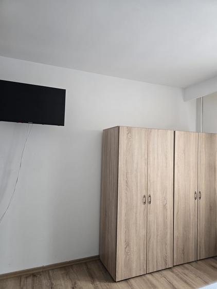 Casă individuală cu 9 camere cu Teren 200 Mp în Dorobanți