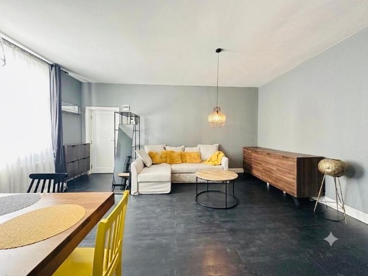 Apartament cu 3 camere decomandat în Andrei Mureșanu