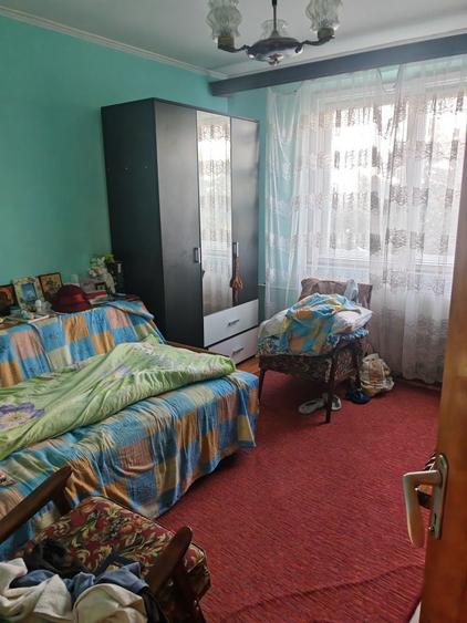 Apartament cu 3 camere decomandat în Berceni